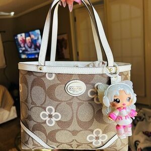 Authentic Limited Rare Small Peyton Clover Coach Bag🫶🏽